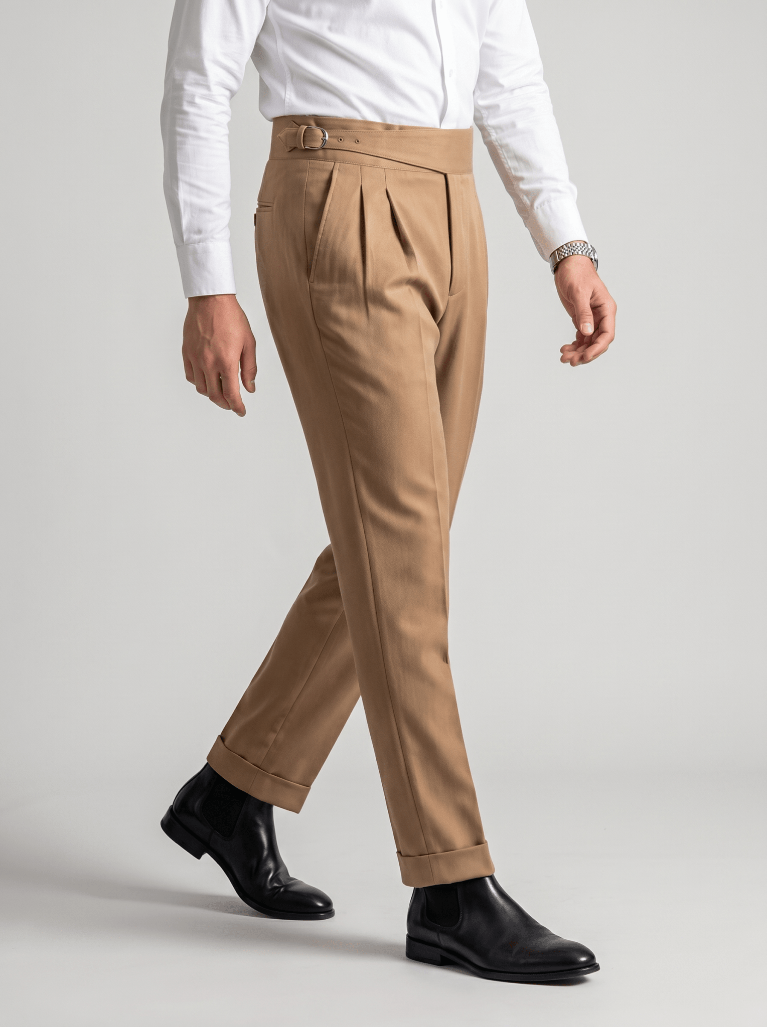 Pantalón Astor™ – Corte Sartorial con Cinturilla Gurkha